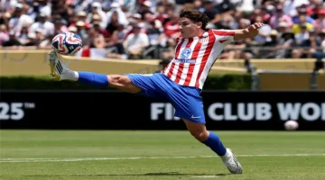 خطة أتلتيكو مدريد الاستراتيجية لتحصين جوليان ألفاريز من إغراءات الانتقال إلى برشلونة